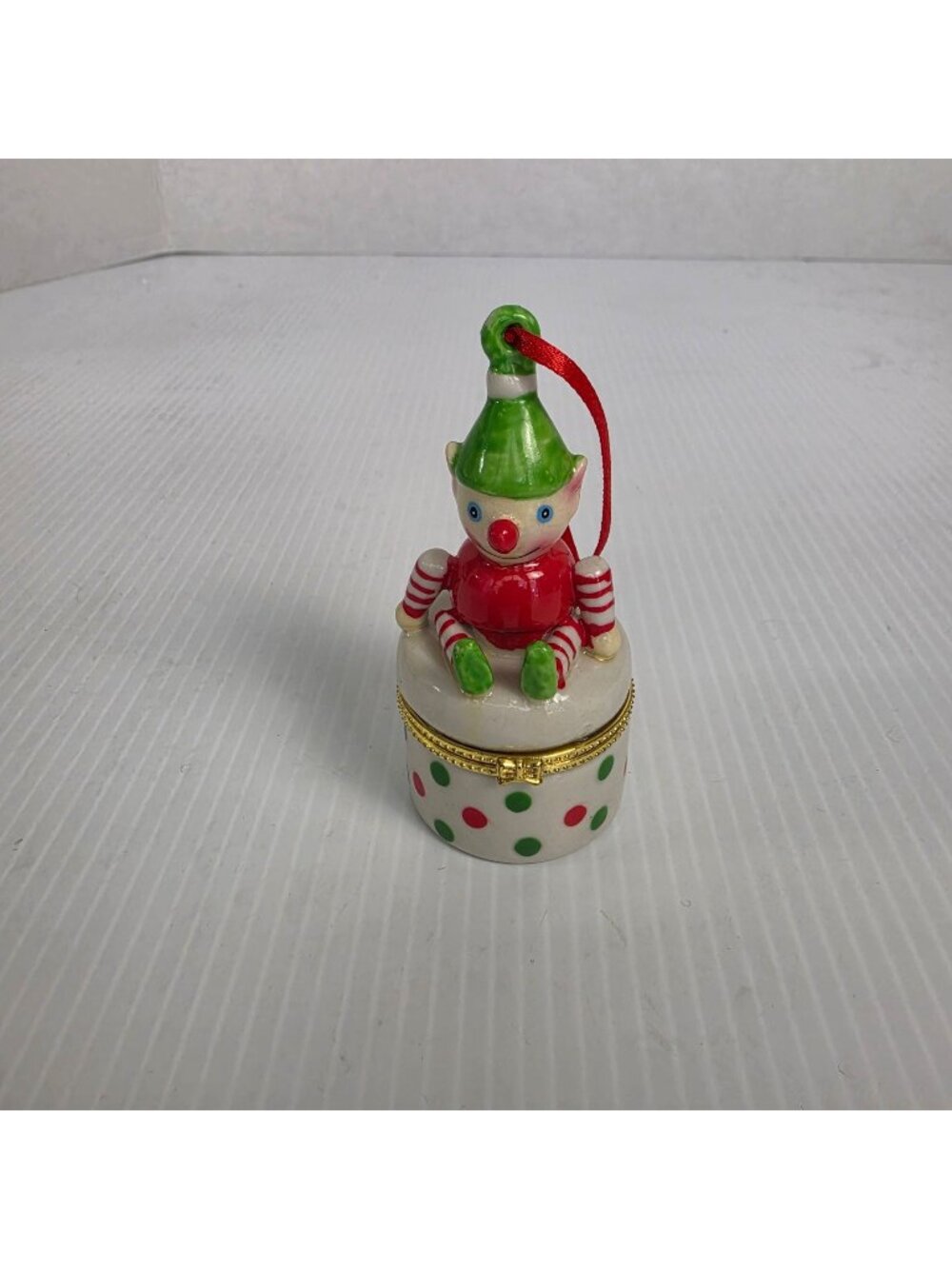 VTG PORCELAIN CHRISTMAS ELF/PUPPET TRINKET BOX ORNAMENT GREEN HAT/STRIPED ARMS